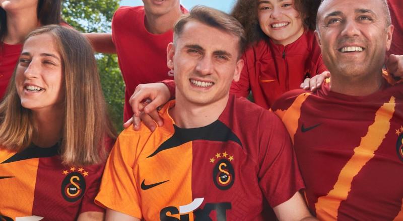 Galatasaray, 2022-2023 sezonu iç saha formasını tanıttı.